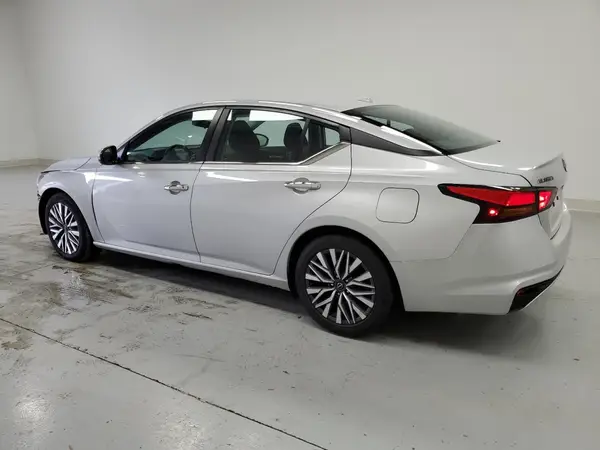 1N4BL4DVXPN333421 2023 NISSAN ALTIMA - Image 2