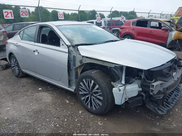 1N4BL4DVXRN325709 2024 NISSAN ALTIMA - Image 1
