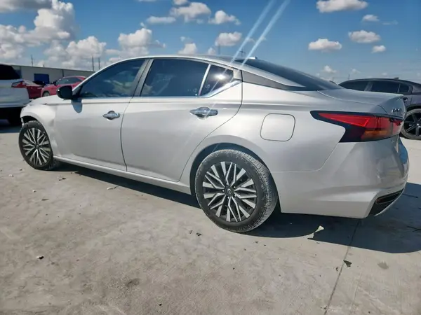 1N4BL4DVXRN389426 2024 NISSAN ALTIMA - Image 2