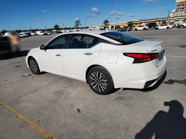 1N4BL4DVXRN415975 2024 NISSAN ALTIMA - Image 2