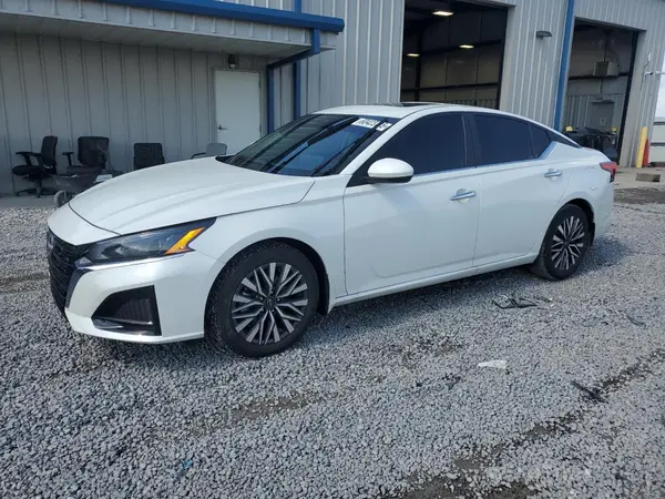1N4BL4DVXRN420562 2024 NISSAN ALTIMA - Image 1