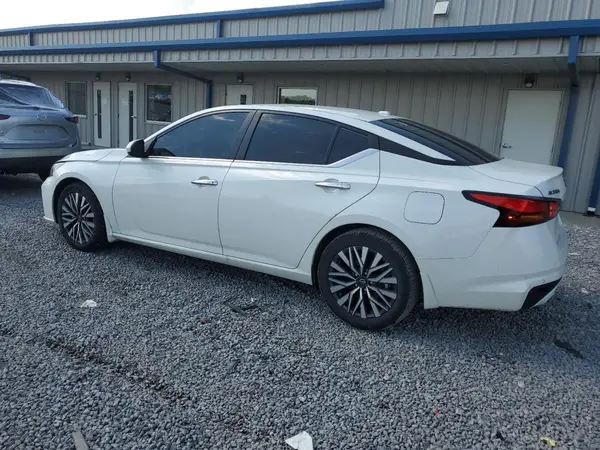 1N4BL4DVXRN420562 2024 NISSAN ALTIMA - Image 2
