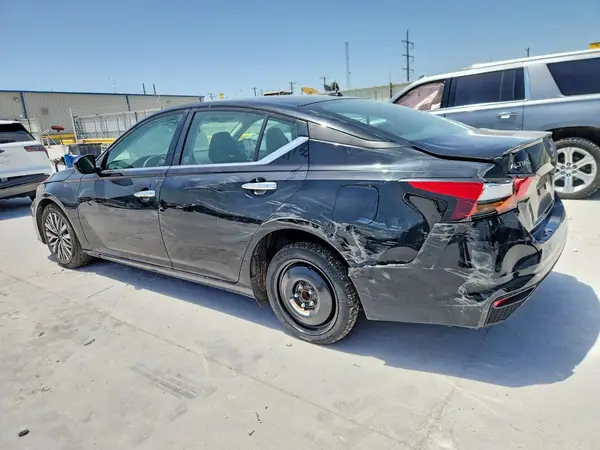 1N4BL4DVXRN430640 2024 NISSAN ALTIMA - Image 2