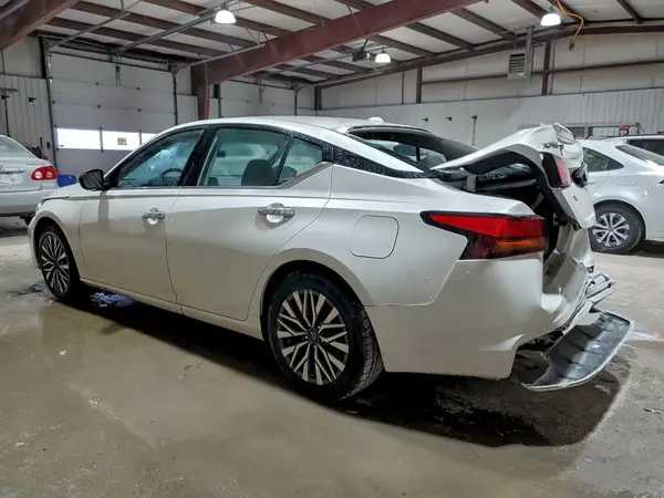 1N4BL4DVXRN432498 2024 NISSAN ALTIMA - Image 2