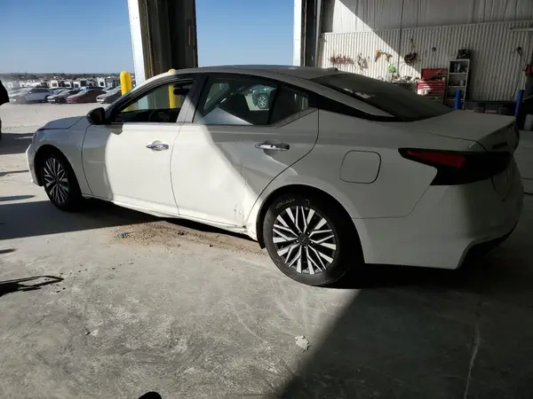 1N4BL4DVXSN312478 2025 NISSAN ALTIMA - Image 2