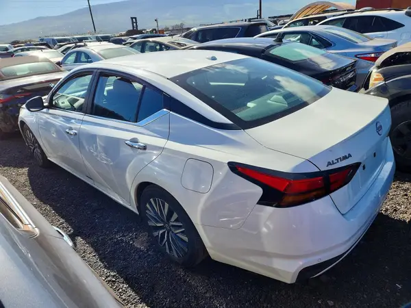 1N4BL4DVXSN318409 2025 NISSAN ALTIMA - Image 2