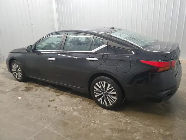1N4BL4DVXSN321858 2025 NISSAN ALTIMA - Image 2