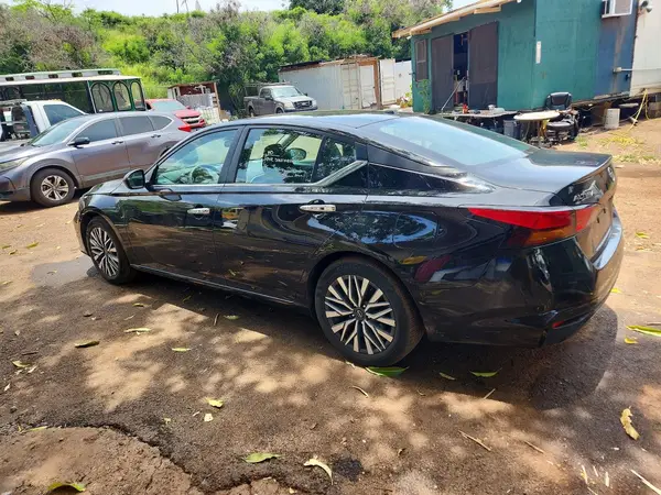 1N4BL4DVXSN352060 2025 NISSAN ALTIMA - Image 2