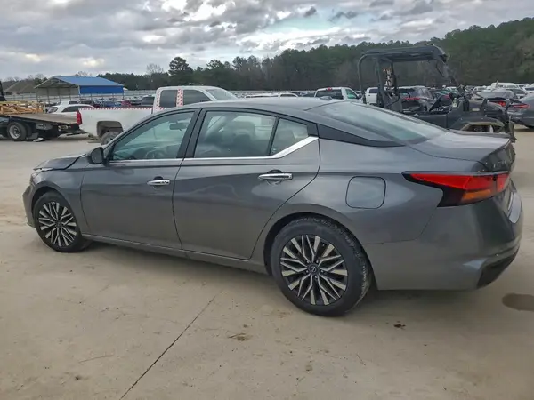 1N4BL4DVXSN365973 2025 NISSAN ALTIMA - Image 2