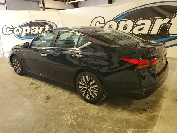 1N4BL4DVXSN369229 2025 NISSAN ALTIMA - Image 2