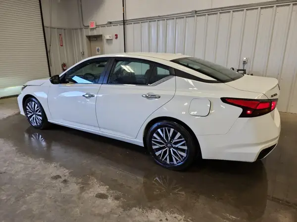 1N4BL4DVXSN374303 2025 NISSAN ALTIMA - Image 2