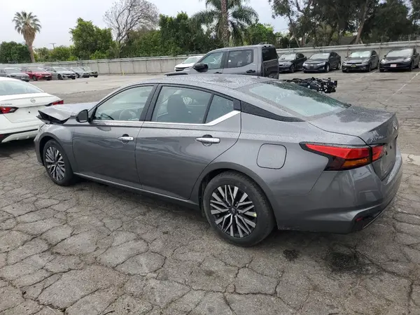 1N4BL4DVXSN389268 2025 NISSAN ALTIMA - Image 2
