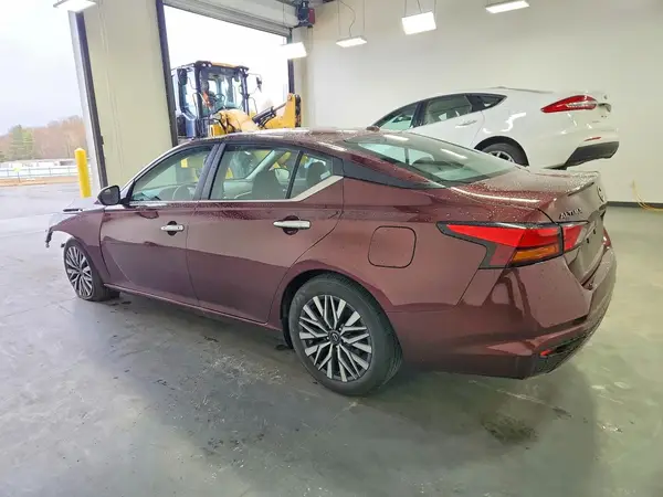 1N4BL4DVXSN395605 2025 NISSAN ALTIMA - Image 2