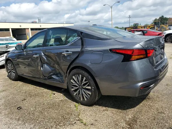 1N4BL4DVXSN395877 2025 NISSAN ALTIMA - Image 2