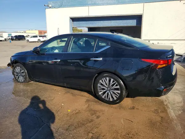 1N4BL4DVXSN401645 2025 NISSAN ALTIMA - Image 2