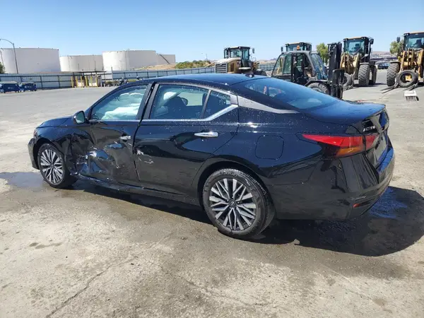1N4BL4DVXSN402794 2025 NISSAN ALTIMA - Image 2