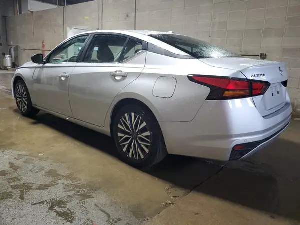 1N4BL4DVXSN402911 2025 NISSAN ALTIMA - Image 2