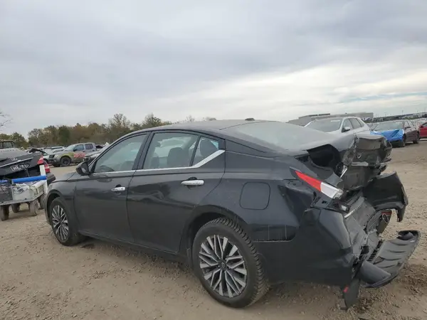 1N4BL4DW0PN318628 2023 NISSAN ALTIMA - Image 2
