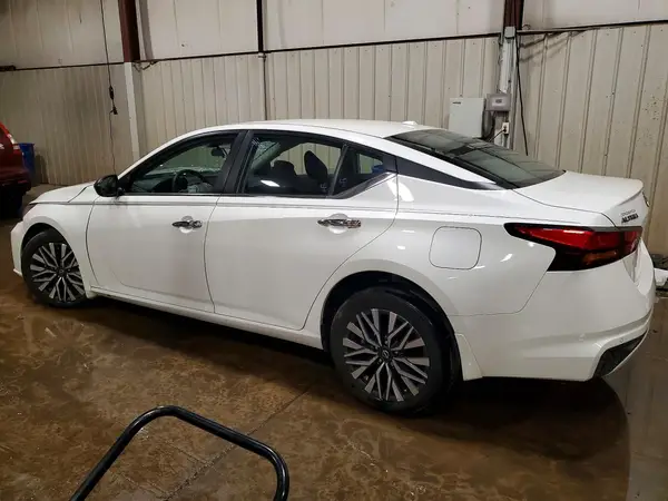 1N4BL4DW0RN355097 2024 NISSAN ALTIMA - Image 2