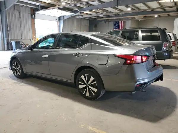 1N4BL4DW1NN300068 2022 NISSAN ALTIMA - Image 2