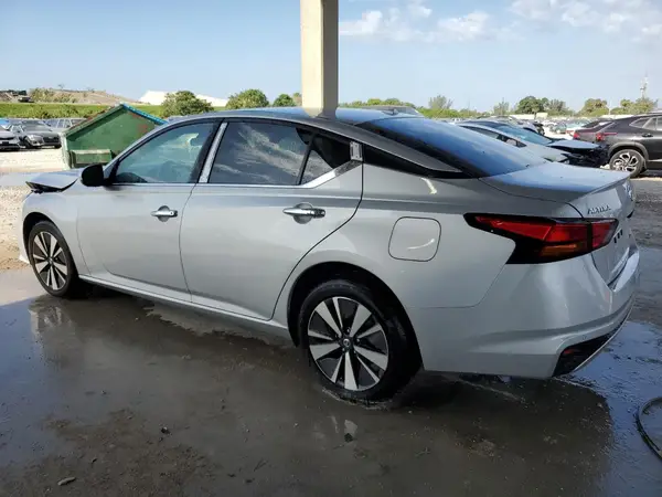 1N4BL4DW1NN366412 2022 NISSAN ALTIMA - Image 2