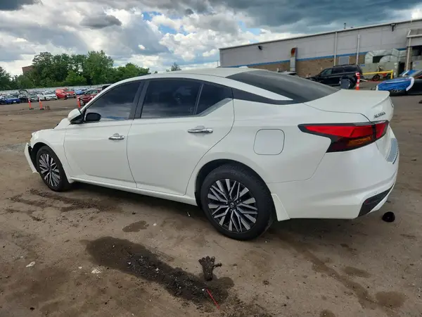 1N4BL4DW1PN398571 2023 NISSAN ALTIMA - Image 2