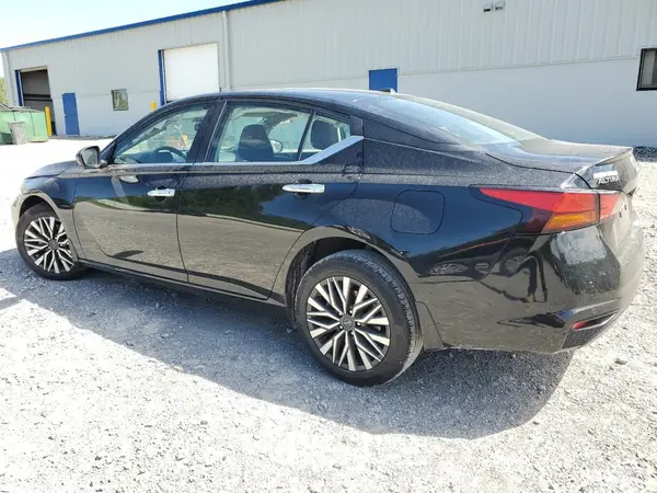 1N4BL4DW1RN313733 2024 NISSAN ALTIMA - Image 2