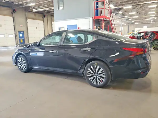 1N4BL4DW1RN327437 2024 NISSAN ALTIMA - Image 2