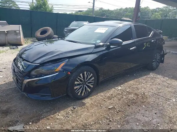 1N4BL4DW1RN398833 2024 NISSAN ALTIMA - Image 2
