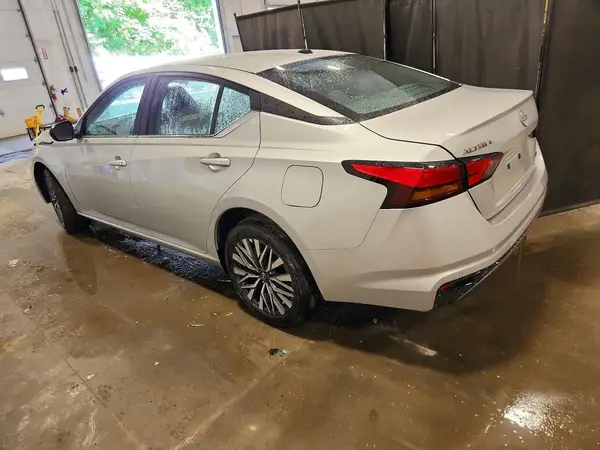 1N4BL4DW1TN328613 2026 NISSAN ALTIMA - Image 2