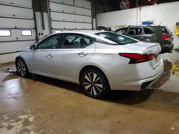 1N4BL4DW2NN335668 2022 NISSAN ALTIMA - Image 2