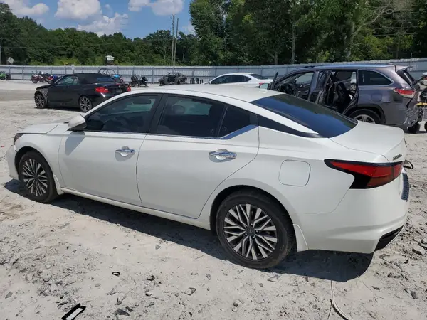 1N4BL4DW2PN315844 2023 NISSAN ALTIMA - Image 2