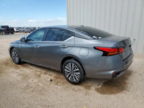 1N4BL4DW2PN323930 2023 NISSAN ALTIMA - Image 2