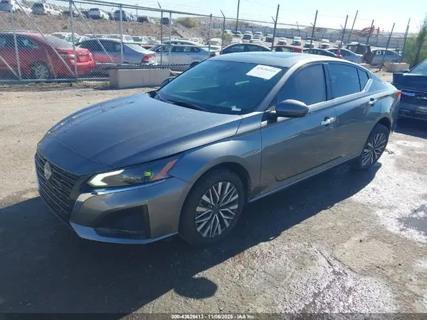 1N4BL4DW2PN371105 2023 NISSAN ALTIMA - Image 2