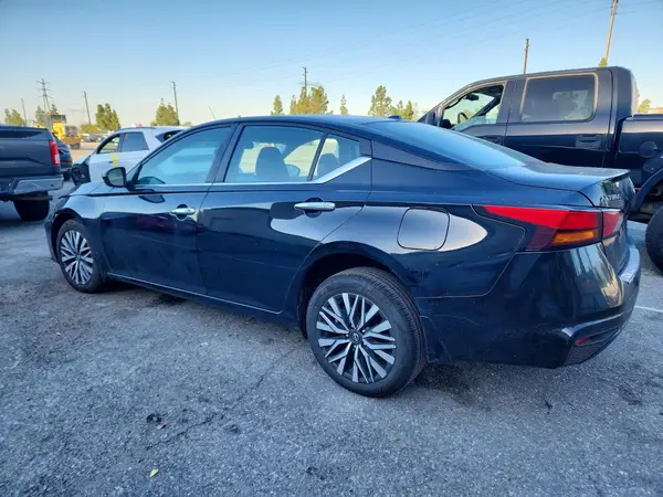 1N4BL4DW2PN387711 2023 NISSAN ALTIMA - Image 2