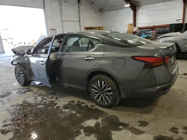 1N4BL4DW2PN392455 2023 NISSAN ALTIMA - Image 2