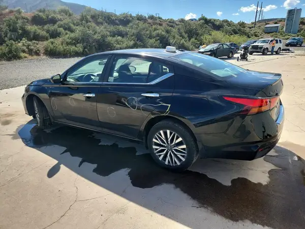 1N4BL4DW2PN396960 2023 NISSAN ALTIMA - Image 2