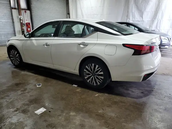 1N4BL4DW2RN351830 2024 NISSAN ALTIMA - Image 2