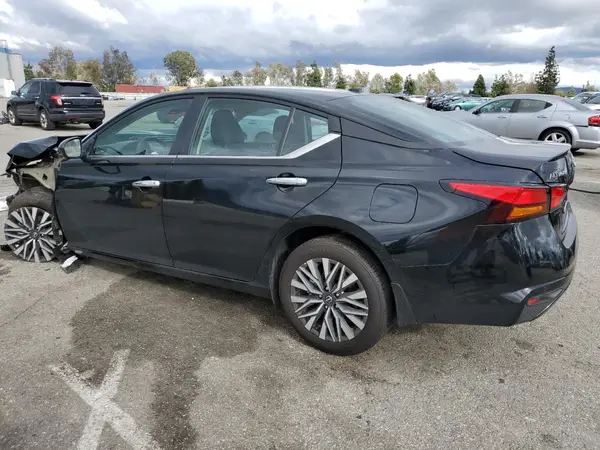 1N4BL4DW2RN356784 2024 NISSAN ALTIMA - Image 2