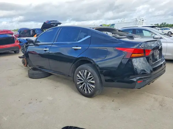 1N4BL4DW2RN423125 2024 NISSAN ALTIMA - Image 2