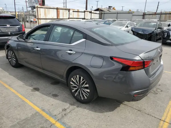 1N4BL4DW2SN339313 2025 NISSAN ALTIMA - Image 2