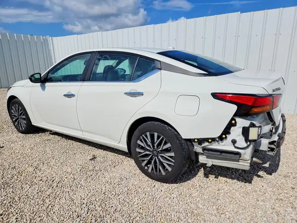 1N4BL4DW2SN355074 2025 NISSAN ALTIMA - Image 2