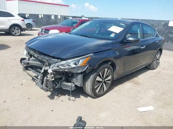 1N4BL4DW3LC257569 2020 NISSAN ALTIMA - Image 2