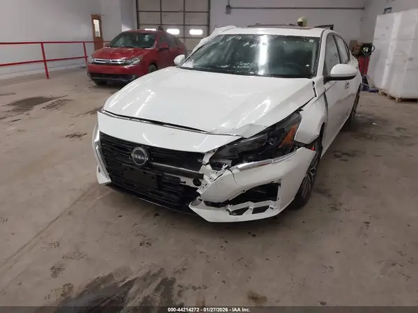1N4BL4DW3RN368670 2024 NISSAN ALTIMA - Image 2