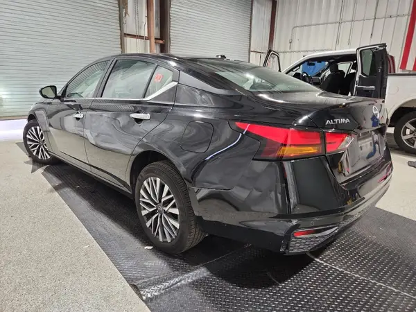 1N4BL4DW3RN421836 2024 NISSAN ALTIMA - Image 2