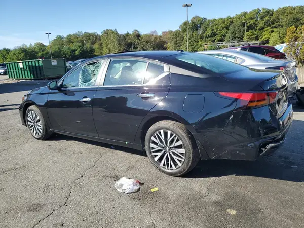 1N4BL4DW3RN423585 2024 NISSAN ALTIMA - Image 2