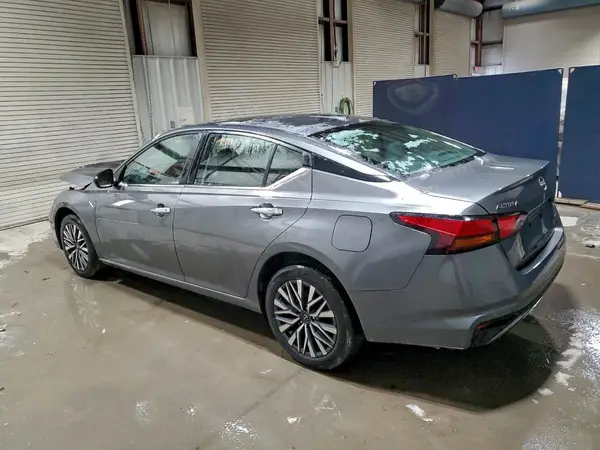 1N4BL4DW3SN325582 2025 NISSAN ALTIMA - Image 2