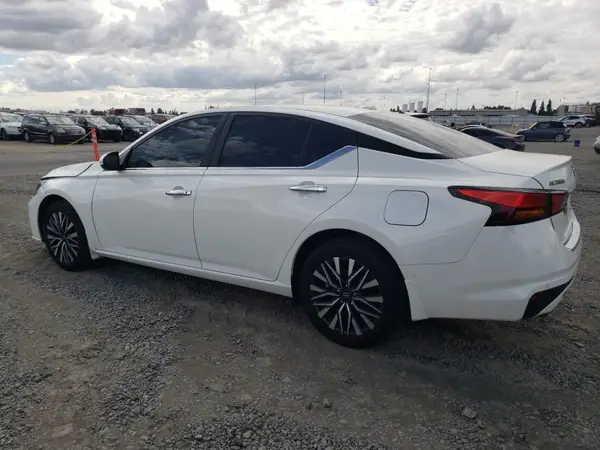 1N4BL4DW4PN408848 2023 NISSAN ALTIMA - Image 2