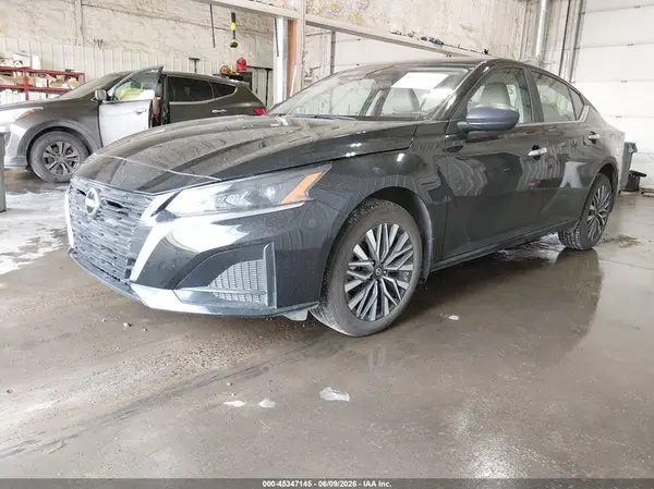 1N4BL4DW4SN385578 2025 NISSAN ALTIMA - Image 2