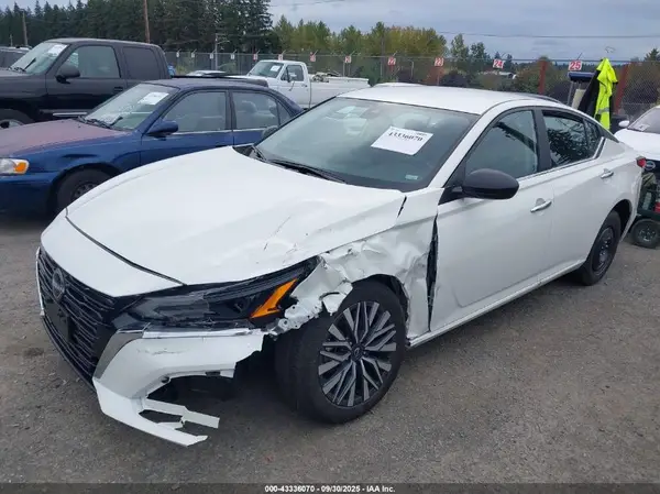 1N4BL4DW4SN388447 2025 NISSAN ALTIMA - Image 2